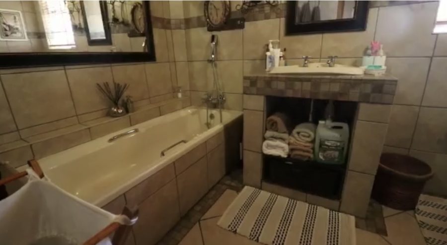 3 Bedroom Property for Sale in Flamwood North West